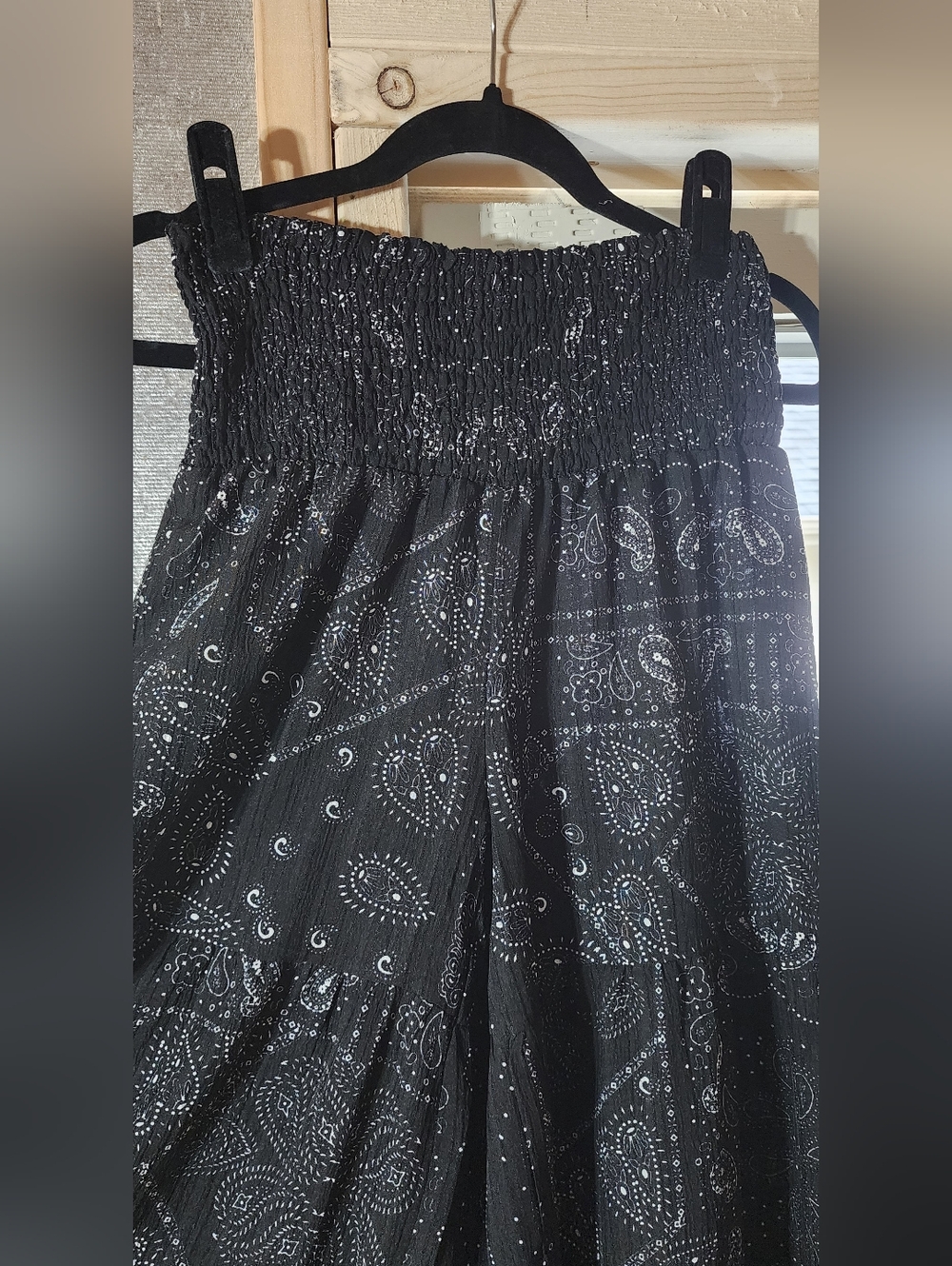 SOLD!! NEW!!!"POL Style" Fabulous & Flowy Black Paisley WideLeg Pants , NWT - Picture 4 of 6